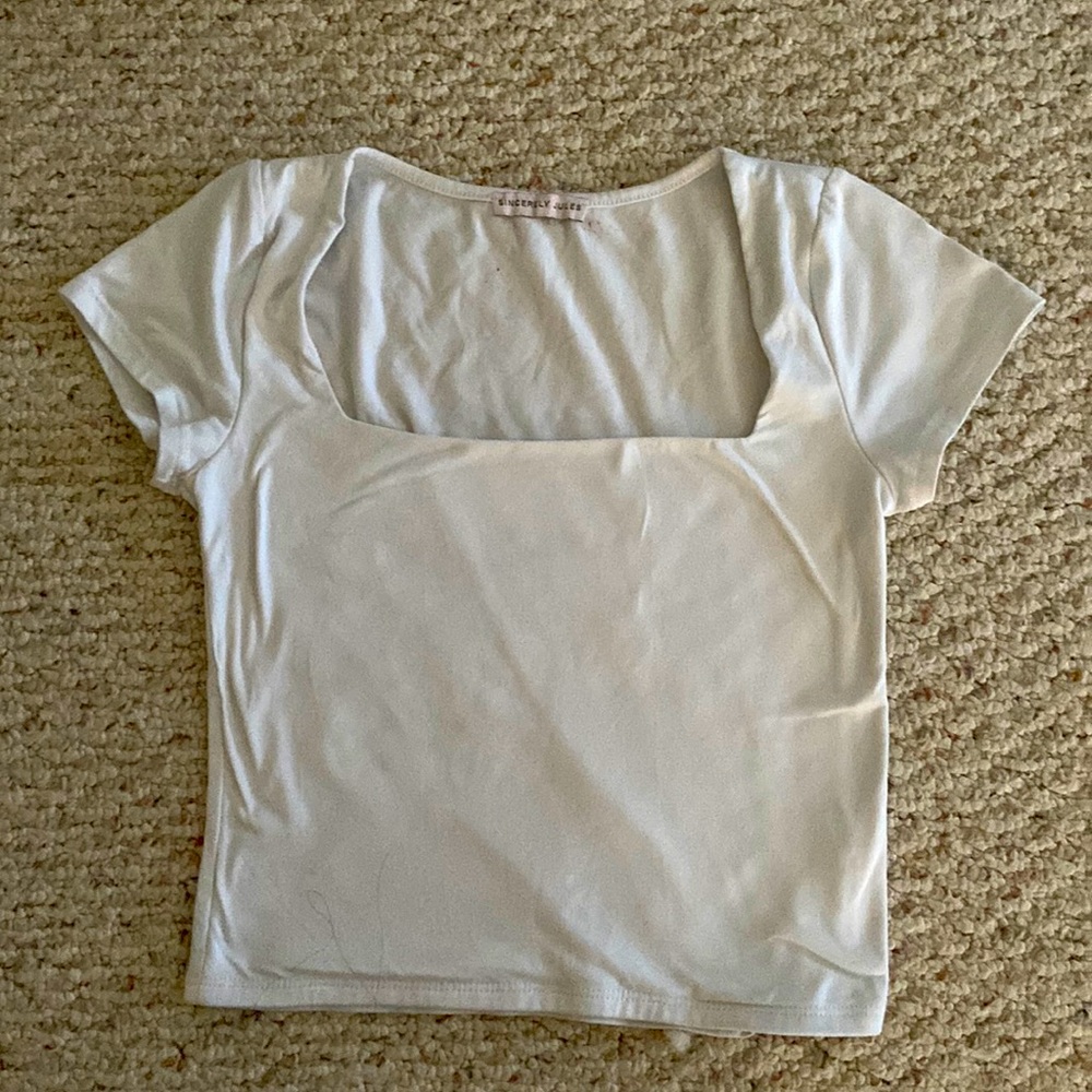 white tee